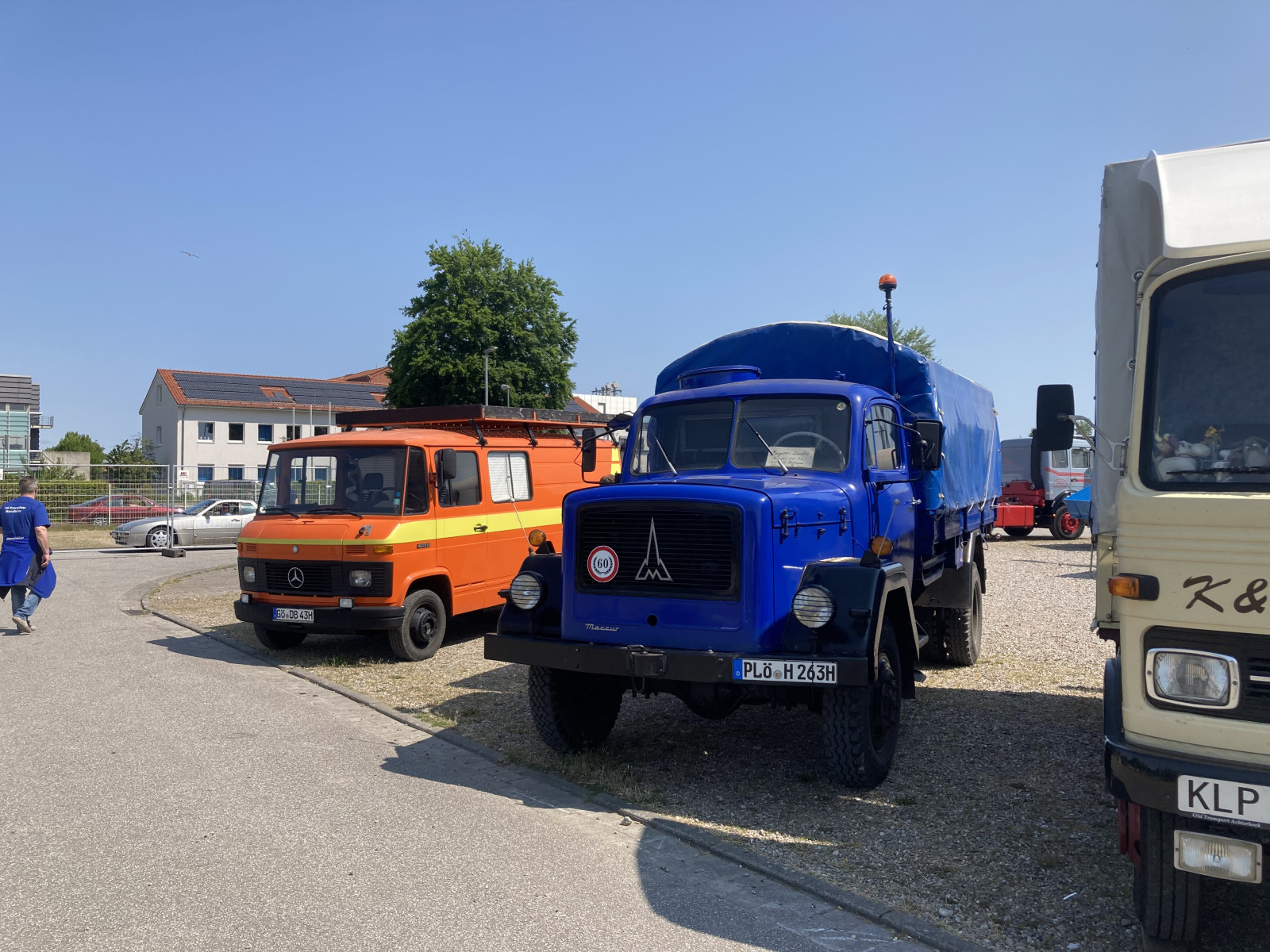 Der Schrottplatz - Spiegelsymmetrisch des Showrooms