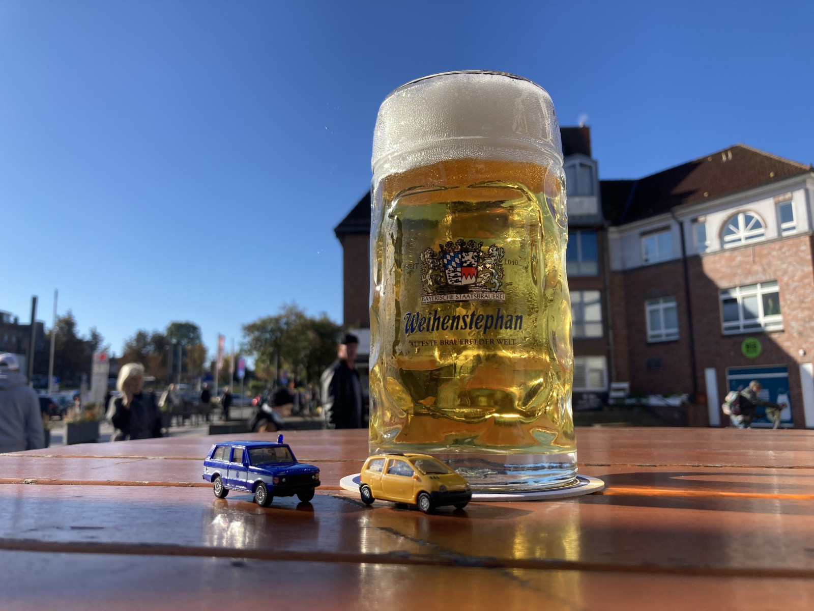 Der Schrottplatz - Spiegelsymmetrisch des Showrooms