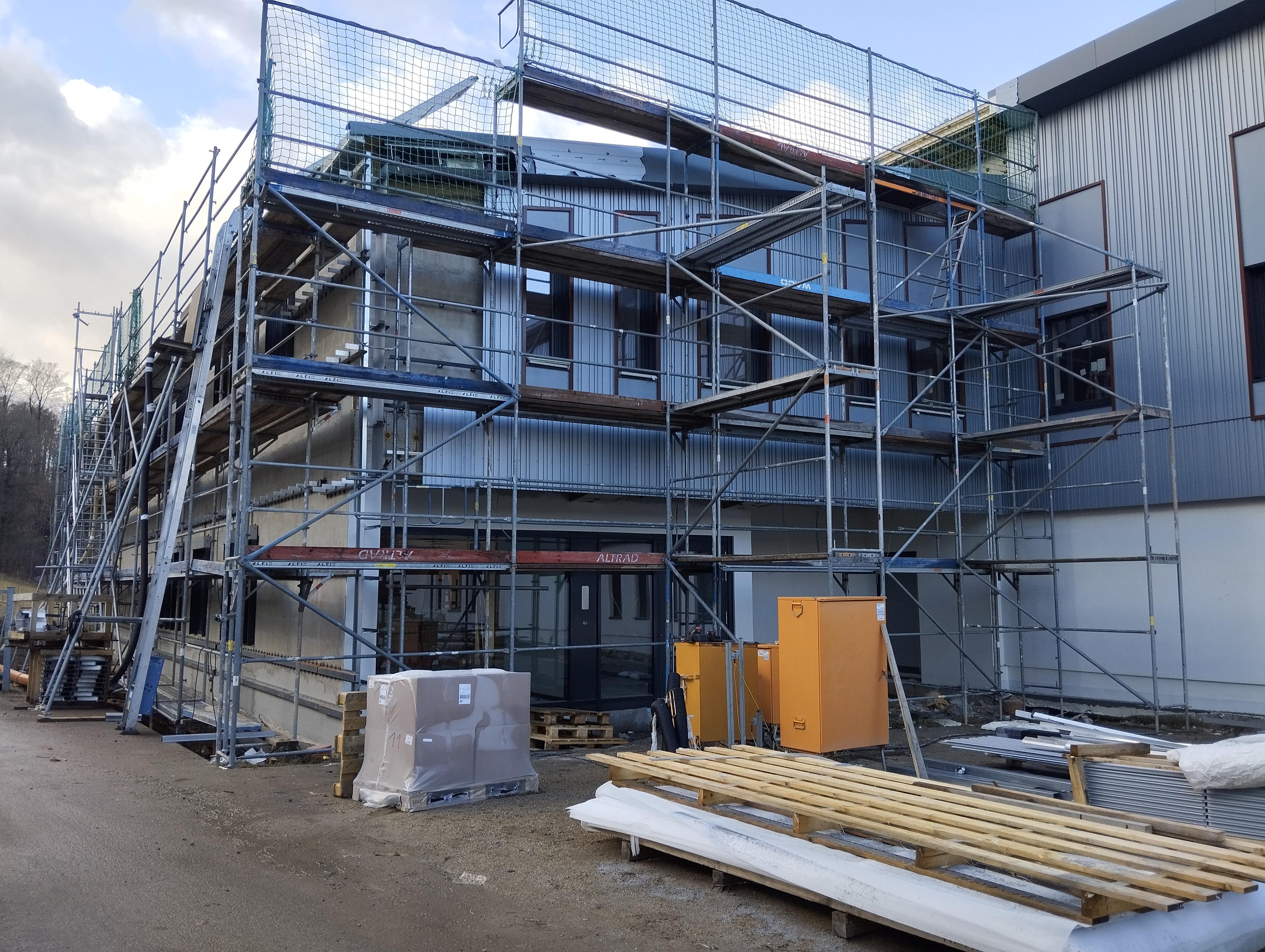 Der Schrottplatz - Spiegelsymmetrisch des Showrooms