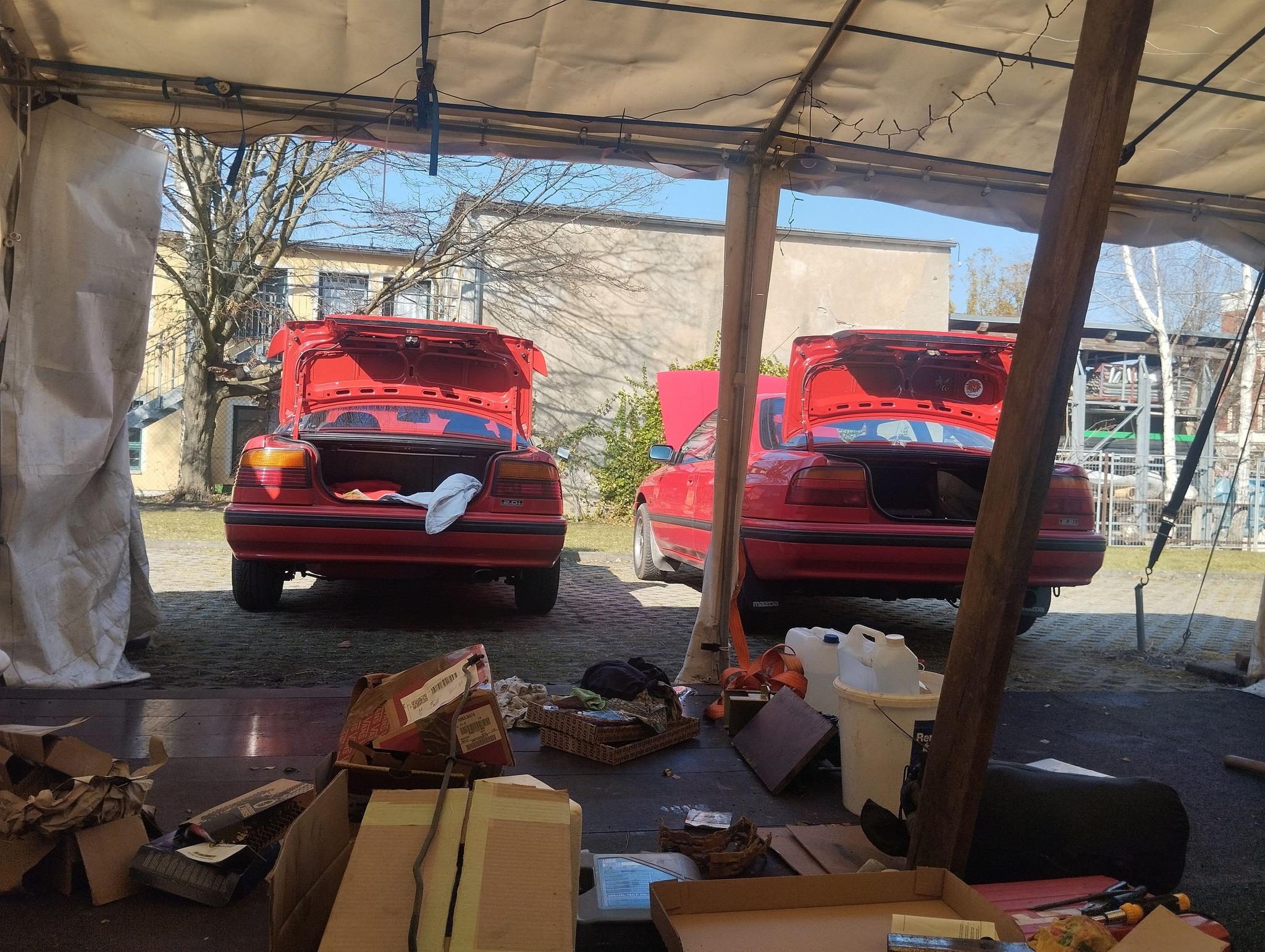 Der Schrottplatz - Spiegelsymmetrisch des Showrooms