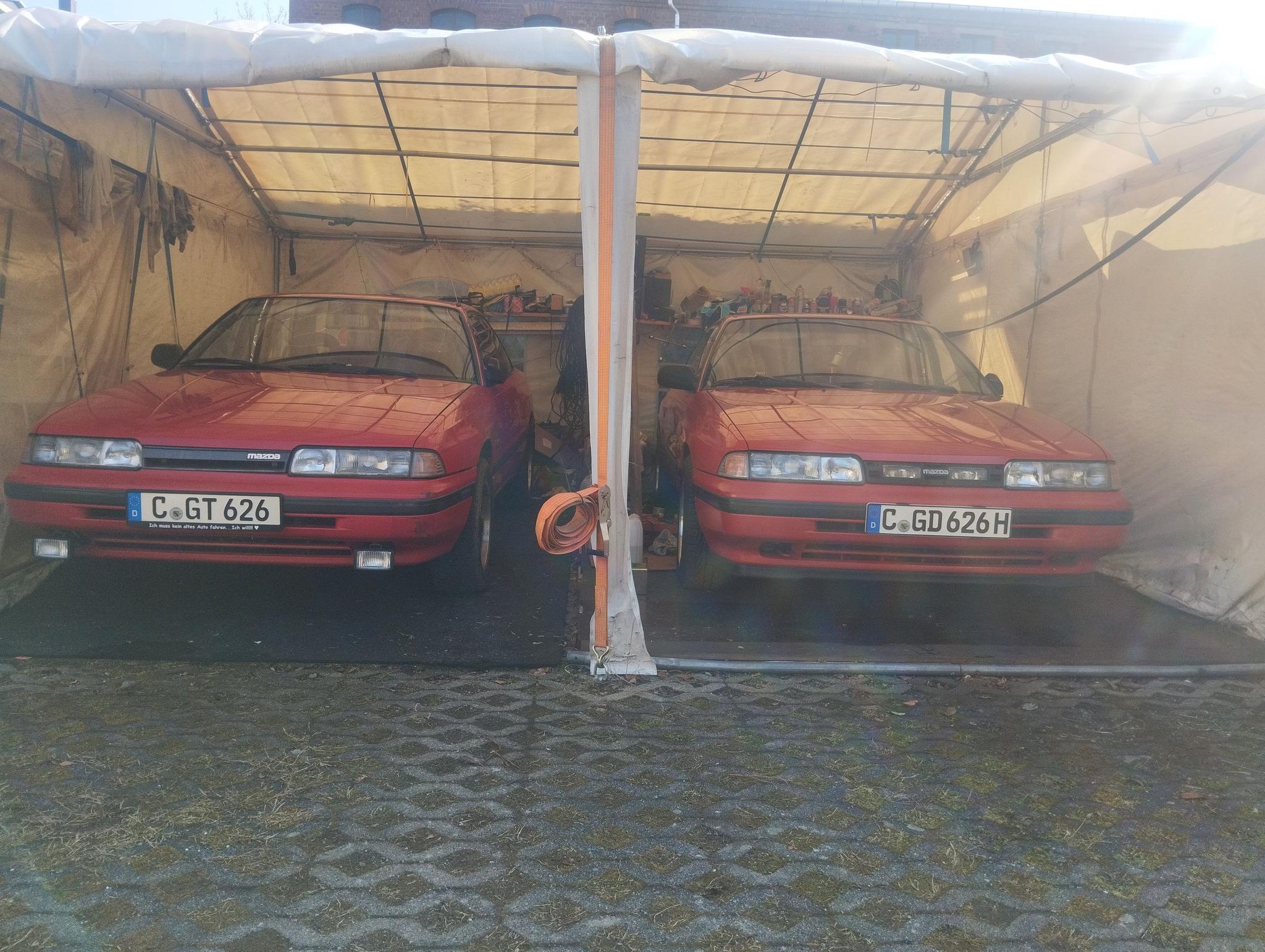 Der Schrottplatz - Spiegelsymmetrisch des Showrooms