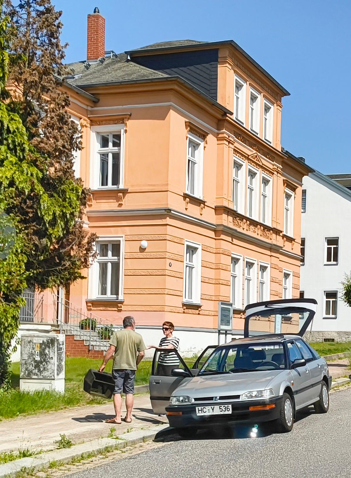 Der Schrottplatz - Spiegelsymmetrisch des Showrooms