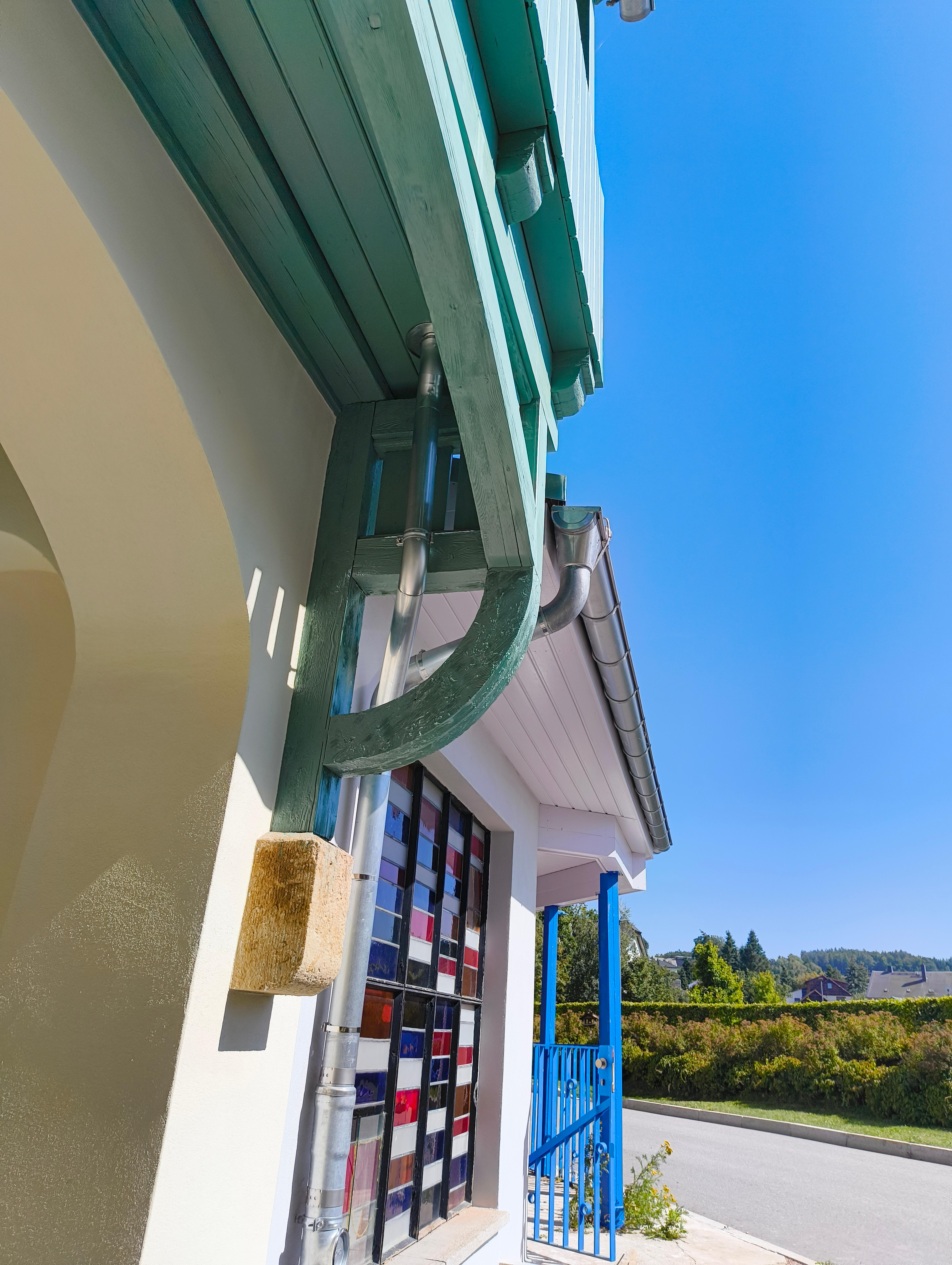 Der Schrottplatz - Spiegelsymmetrisch des Showrooms