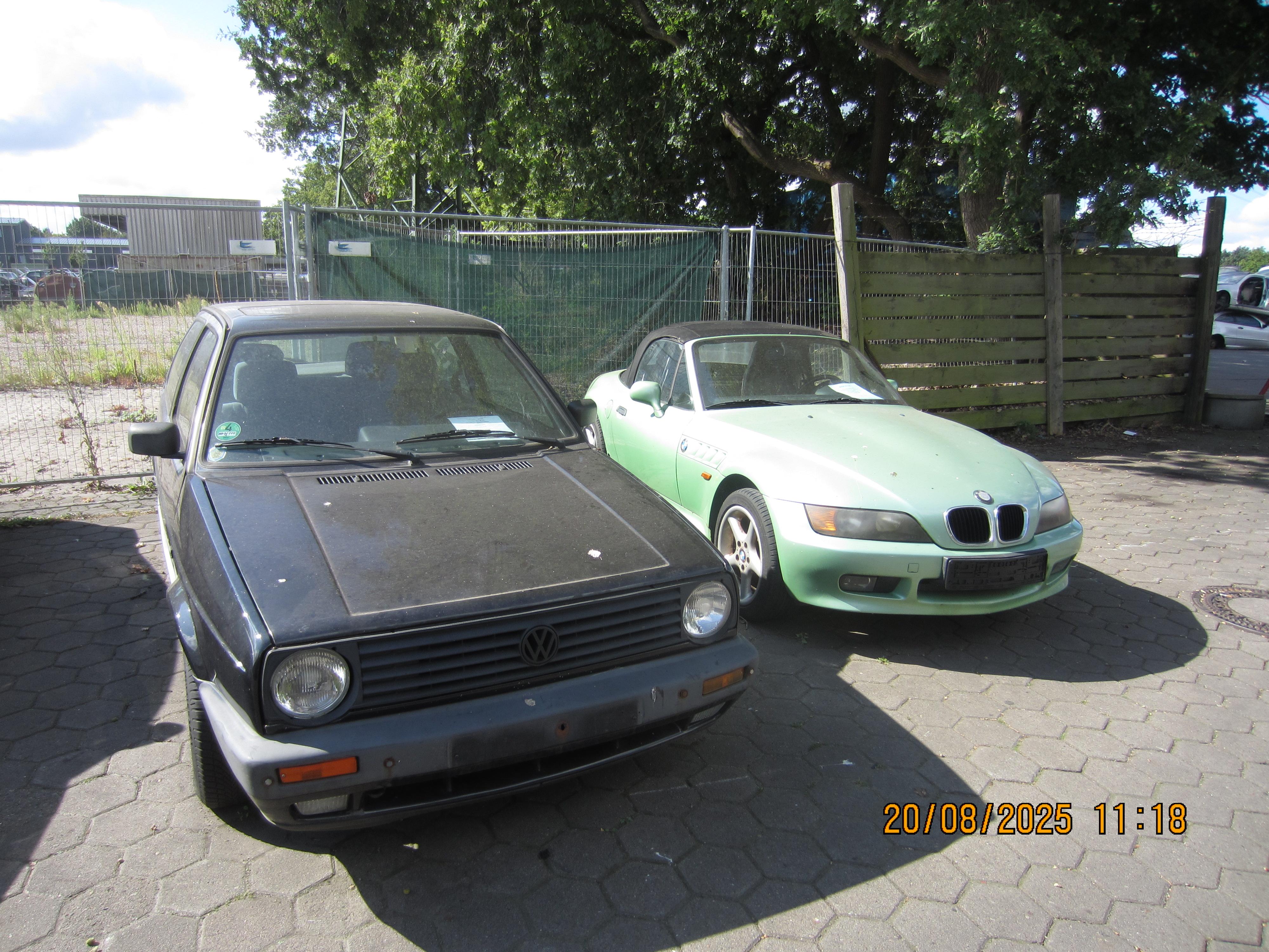 Der Schrottplatz - Spiegelsymmetrisch des Showrooms