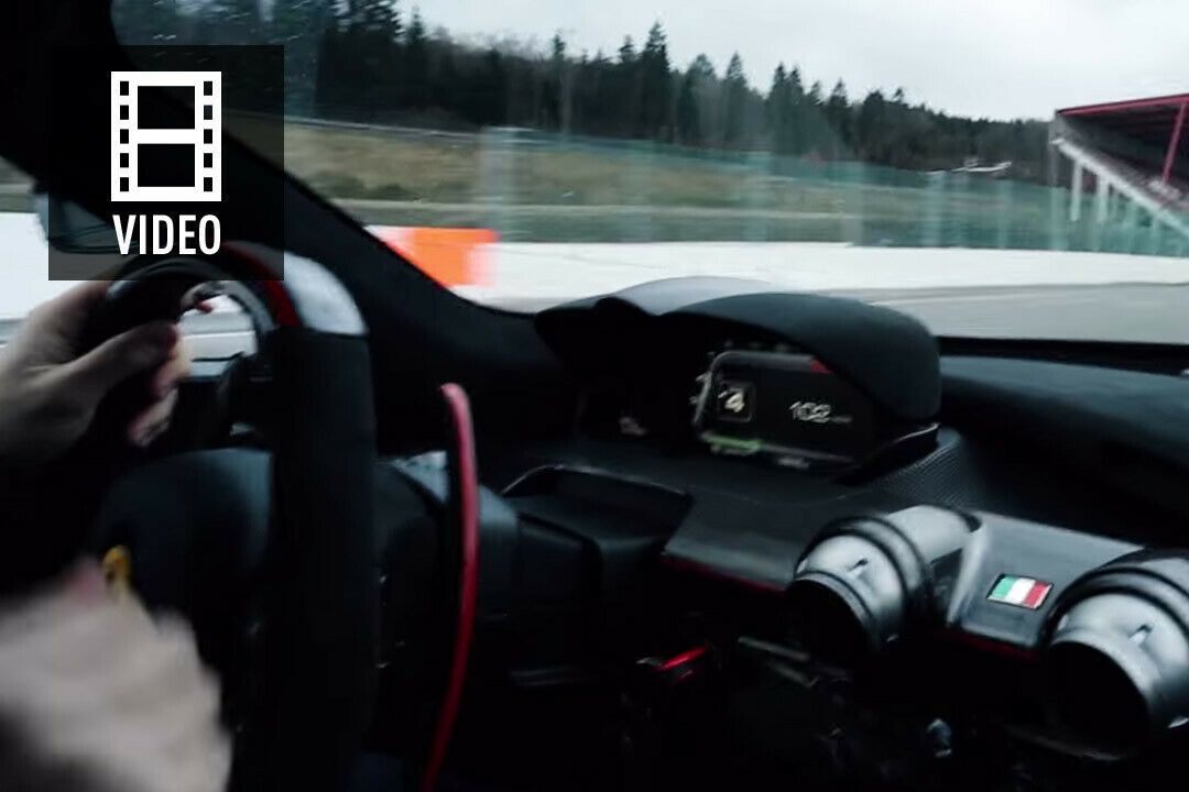 Im LaFerrari auf der Rennstrecke: Dieser Fahrer heizt mit seinem Supersportler trotz Nässe und Regen über die belgische Piste
