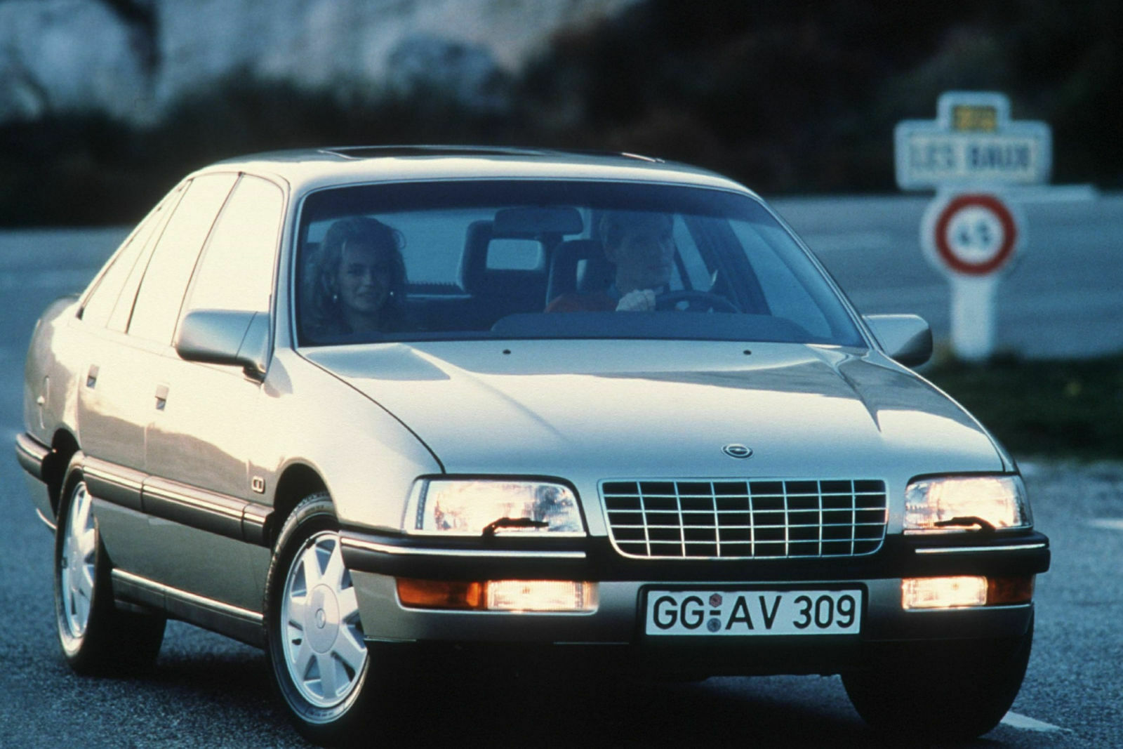 Der Opel Senator B orientierte sich optisch am Omega. Schön? Geschmacksache. Zum Verhängnis wurde es ihm dennoch