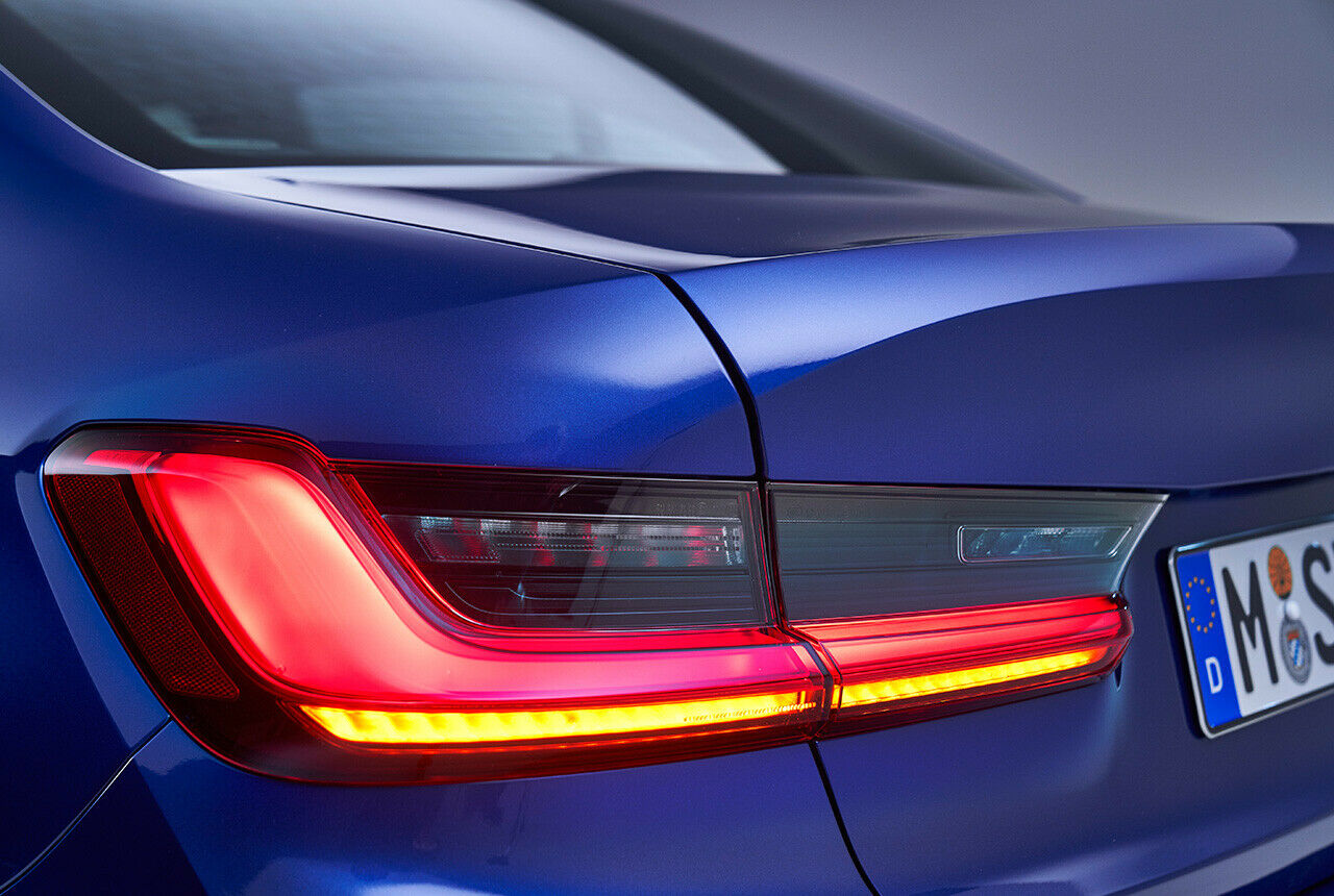 Die Rücklichter formt BMW als liegendes "L" stärker dreidimensional aus als bisher