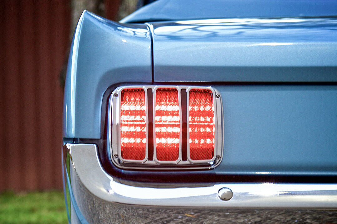 Mustang von Revology