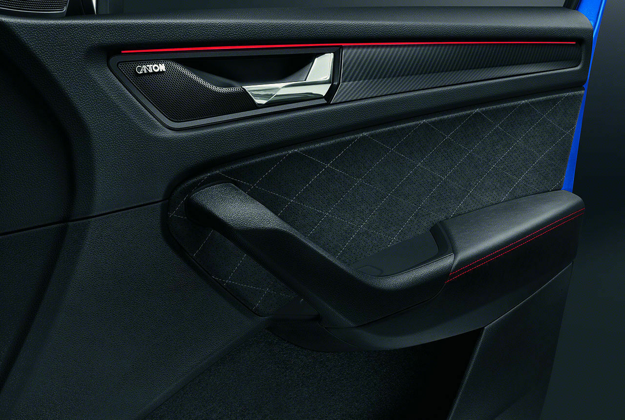 Sitze und Türtafeln überzieht Skoda mit Alcantara