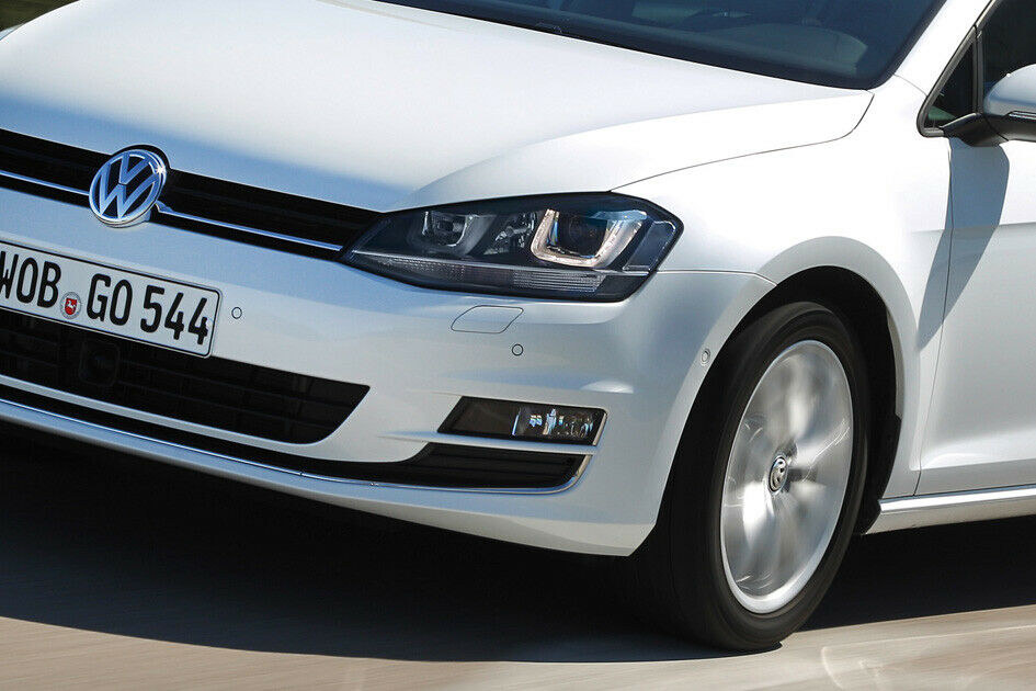 Scheinwerfer werden nicht von den Autoherstellern hergestellt. Dennoch haben verfügen sie über das Verkaufsrecht.