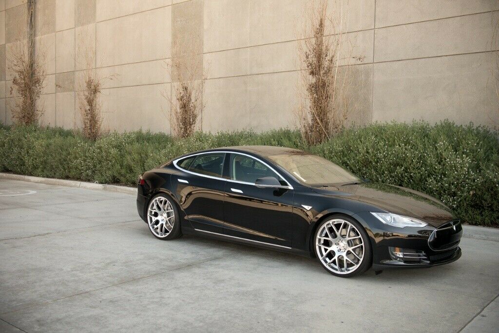 Der Tesla Model S Reifen- und Felgenthread