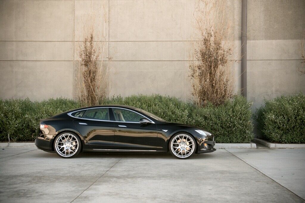 Der Tesla Model S Reifen- und Felgenthread