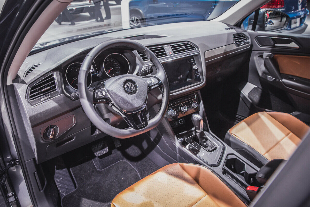 Der US-Tiguan hat immer den langen Radstand und bekommt ein Automatikgetriebe