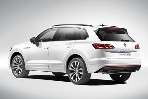 Das Heck des Touareg bekommt echte Auspuffendrohre und einen kleinen Spoiler
