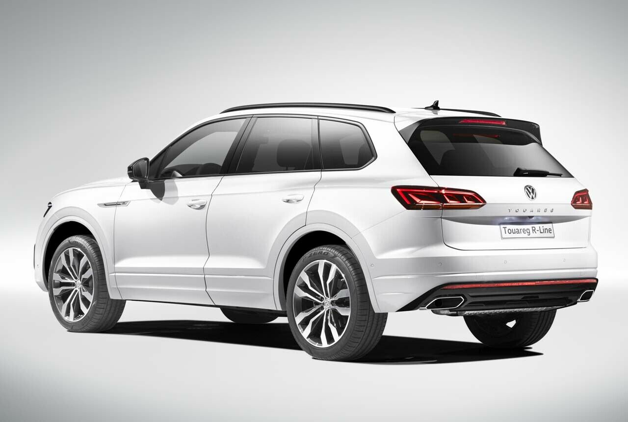 Das Heck des Touareg bekommt echte Auspuffendrohre und einen kleinen Spoiler
