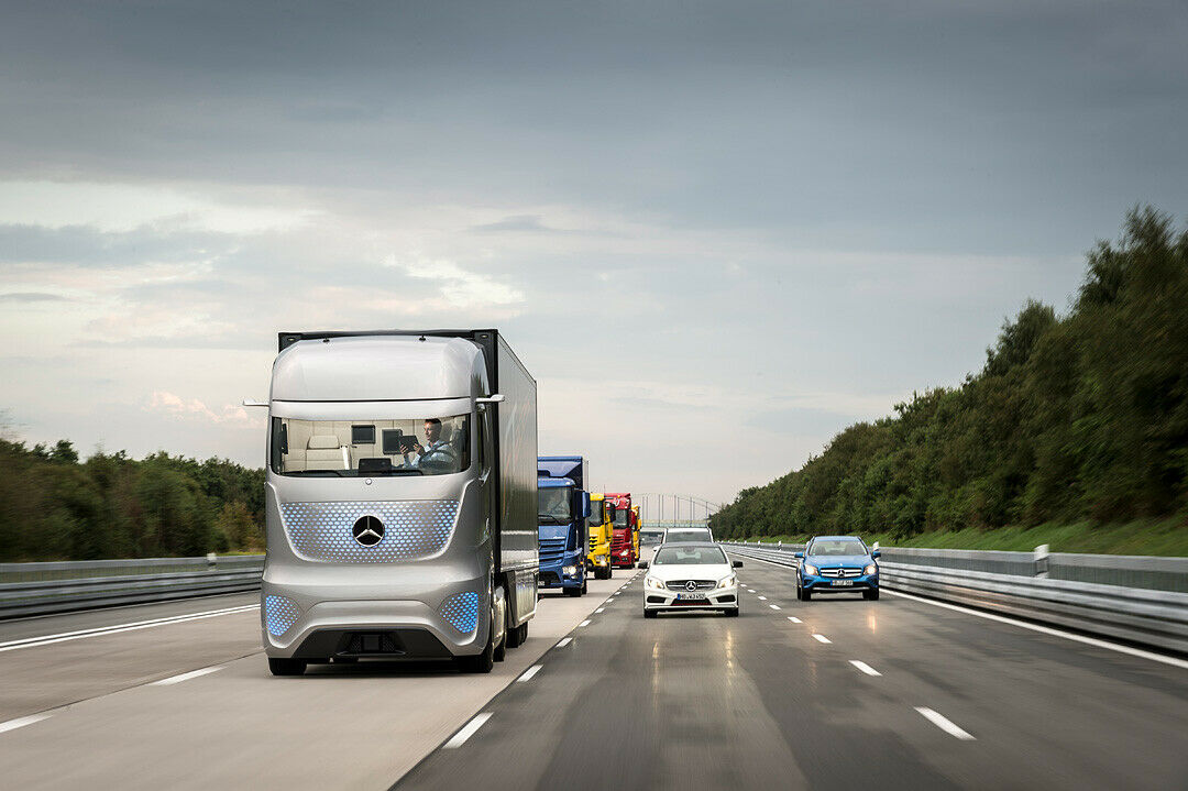 Der Future Truck 2025 sieht vor allem aufgrund der vielen LEDs sehr futuristisch aus