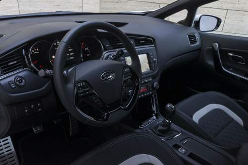Der Innenraum des Kia Ceed: Wenig Veränderungen, feine Materialien