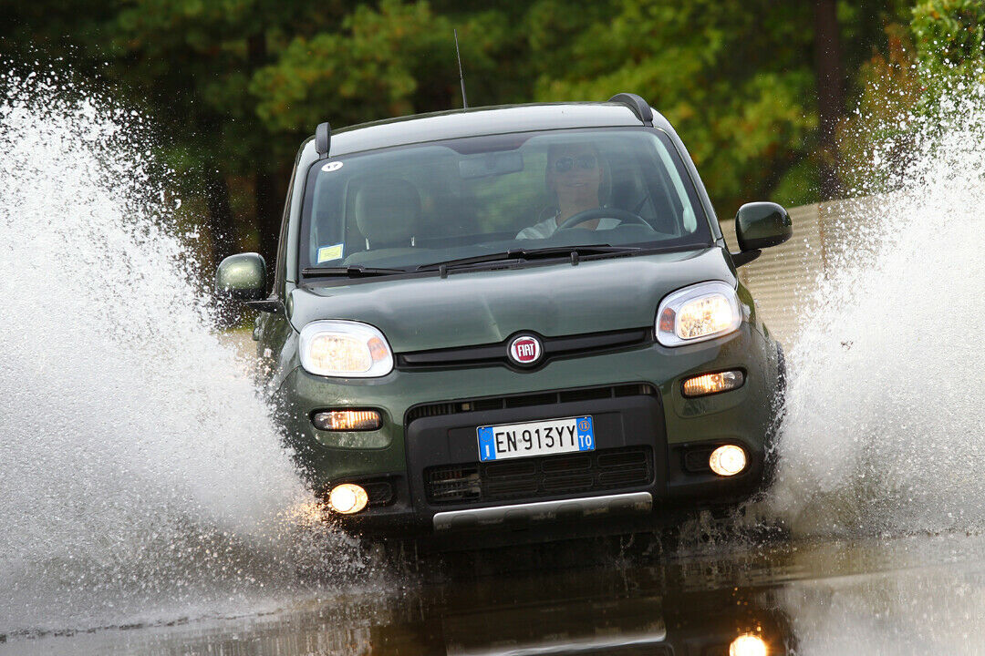 Spaß im Wasser: Fiat Panda 4x4