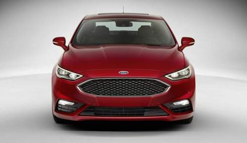Ford Fusion Facelift: Neue Schürze mit modifiziertem Grill und eckigen Nebelscheinwerfern