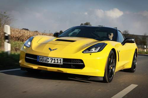 Mit den Modi "Sport" und "Track" liefert die neue Vette den passenden Sound zur Beschleunigung