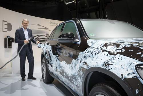 Daimler-Entwicklungschef Thomas Weber sieht bei der Brennstoffzellen-Technologie Vorteile gegenüber batterielektrischen Autos