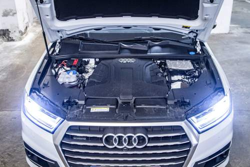 Der sparsamste Q7: Mit Basisbereifung soll er 5,5 Liter pro 100 Kilometer verbrauchen. Der Bestwert im Test (auf 20-Zoll-Winterreifen) lag bei 7,0 Litern, der Durchschnitt bei 8,6