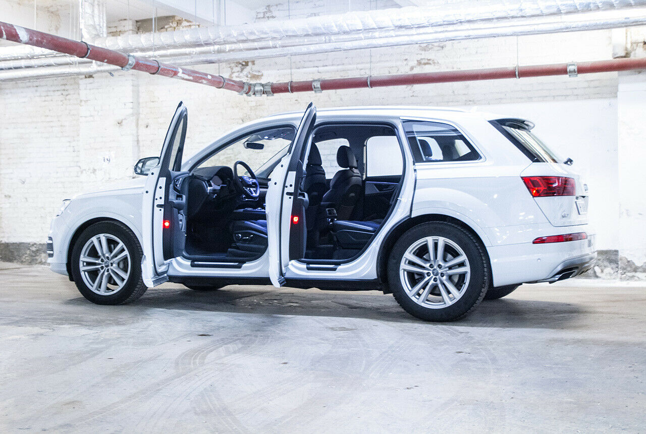 Der Audi Q7 wirkt wie ein großer Kombi auf breiten Stelzen