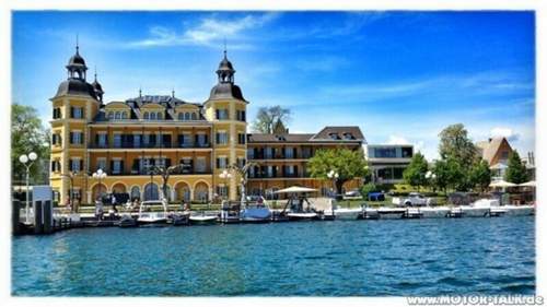 Ein Schloss am Wörthersee :)