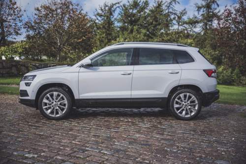 Mit 4,38 Metern Länge gehört der Karoq zu den großen Kompakt-SUV
