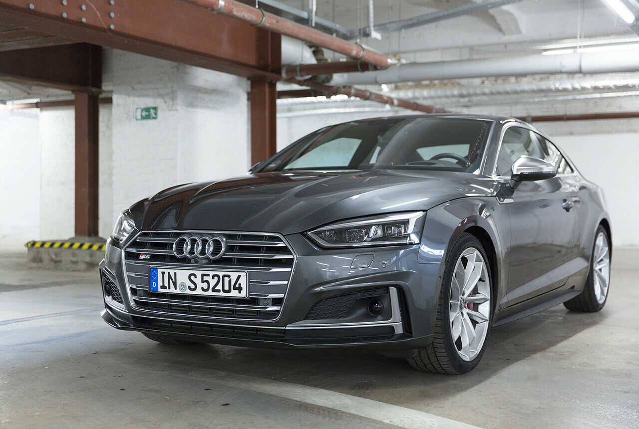 Deutsch-japanisches Coupé-Duell in der V6-Klasse