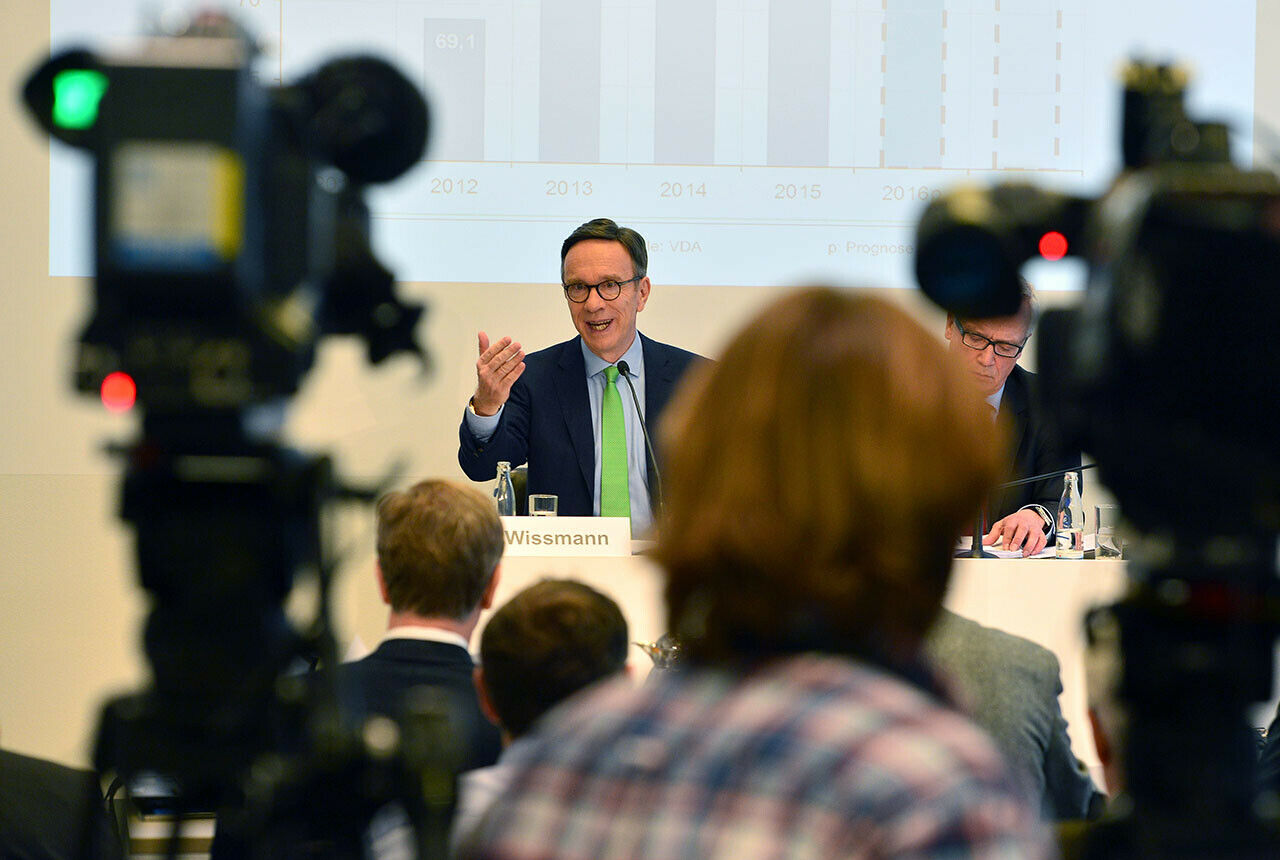 VDA-Chef Matthias Wissmann erwartet gute Zahlen für die Autoindustrie im ablaufenden und im kommenden Jahr