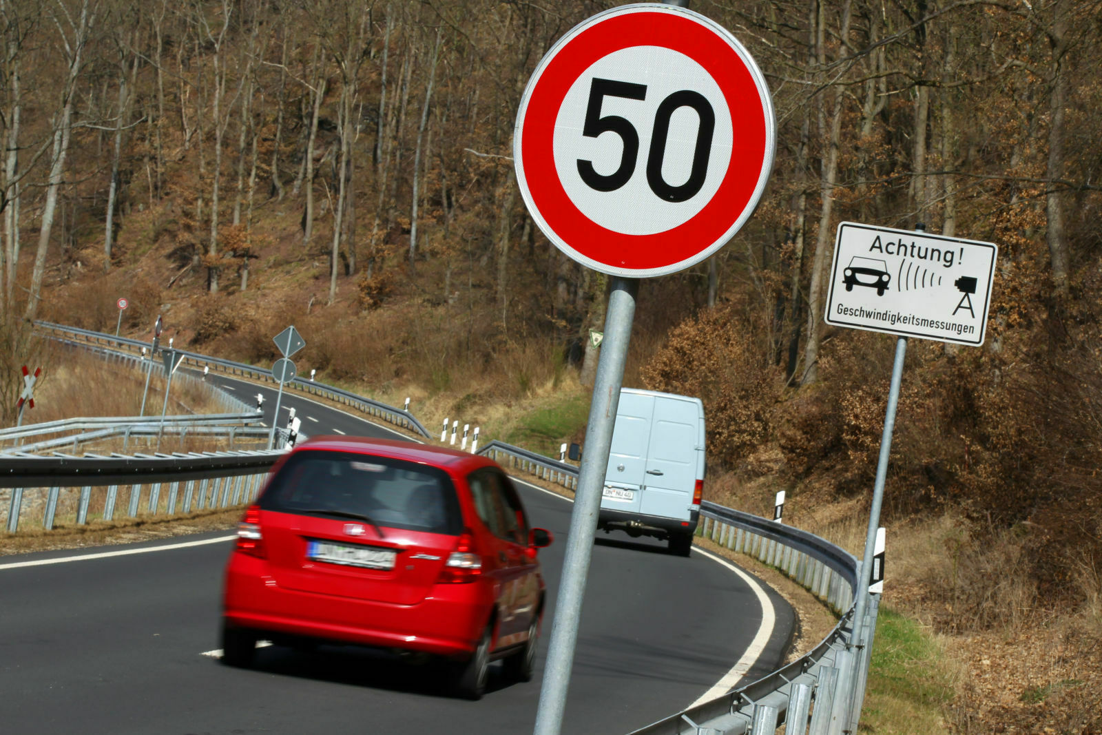 Deutsche fahren einer aktuellen Studie zufolge häufig zu schnell - andere Europäer aber auch