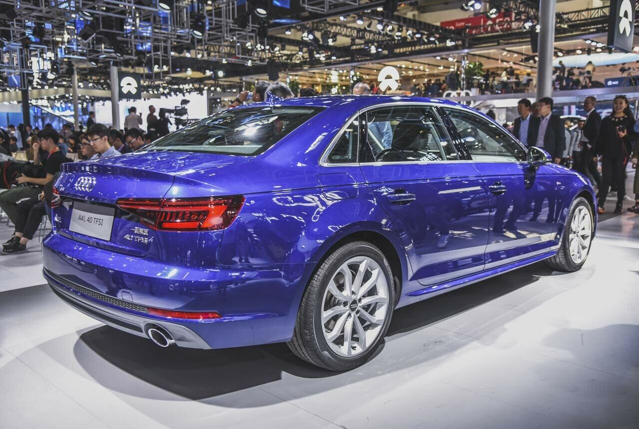 Die Langversion des Audi A4 (A4L) auf der Auto China 2018: Heckansicht