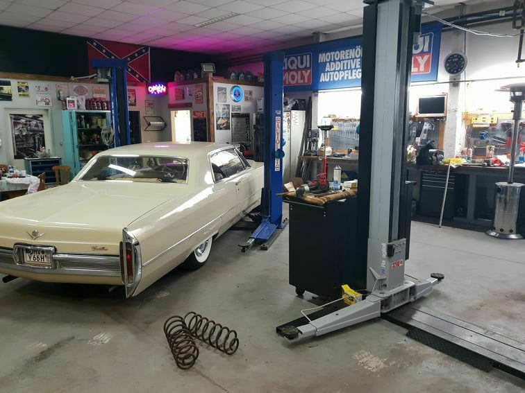 Dezente Tieferlegung Cadillac DeVille 1966