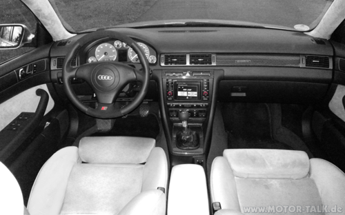 Cockpit-s6-bw