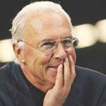Im Hintergrund wie immer Beckenbauer