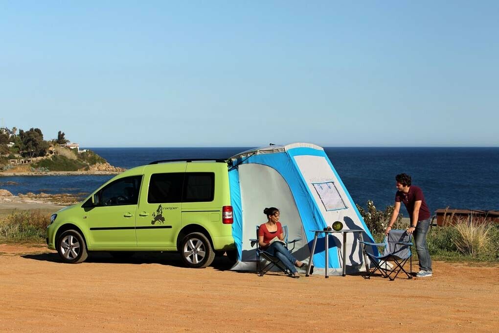 Ein Vorzelt vergrößert den Camping-Raum