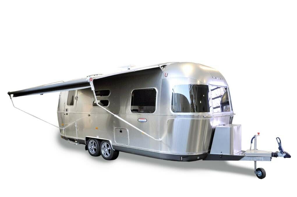 Der Airstream 604 mit Sonnenmarkise  - ein Camping-Traum in Alu