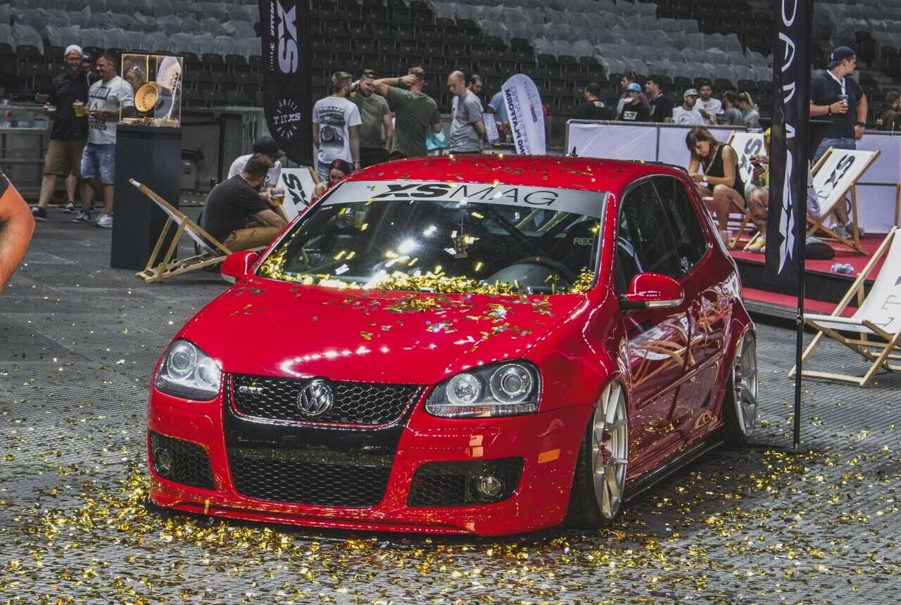GTI-Fans bilden traditionell die größte Gruppe der Tuning-Szene. Doch bei den CS Carnights parken sie neben vielen Exoten anderer Hersteller