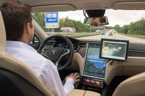 Autonom fahrende Autos sind auf präzises Kartenmaterial angewiesen