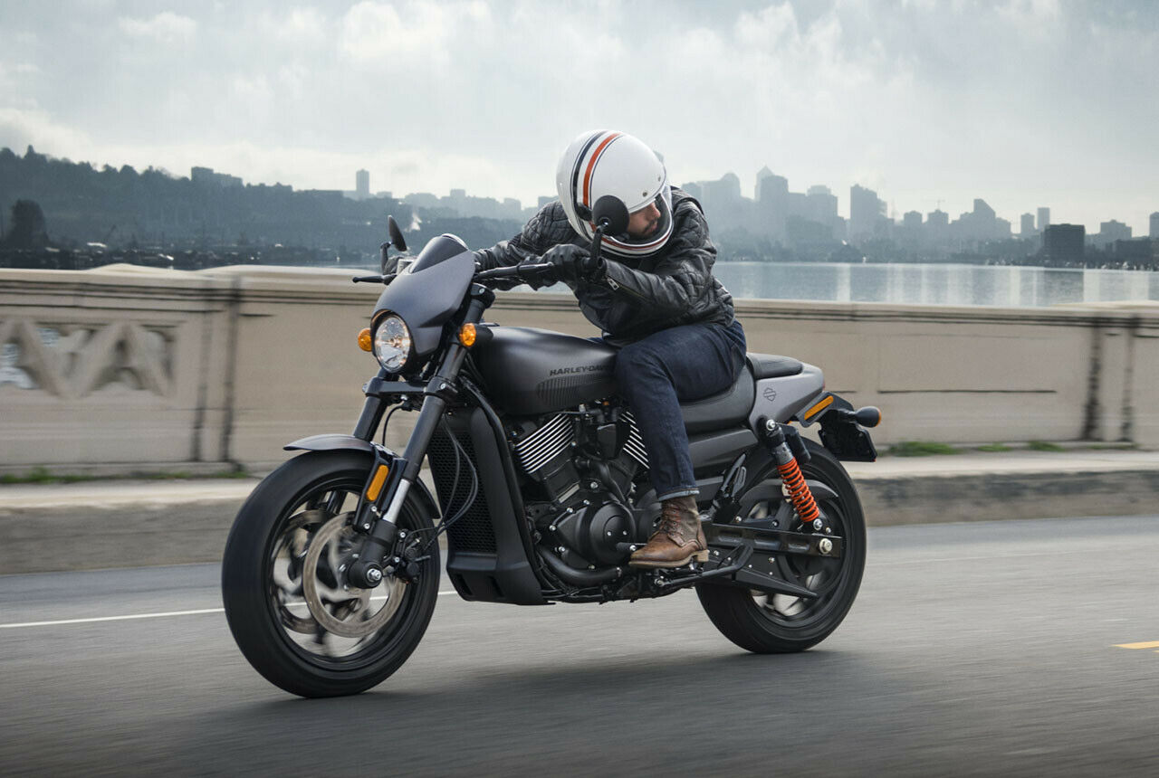 Gründliches Update für Harley-Davidsons "Street"-Reihe: Der neuen Street Rod fehlt weiterhin ein bisschen etwas zu einer "echten" US-Harley - trotzdem ist sie deutlich interessanter als der Vorgänger