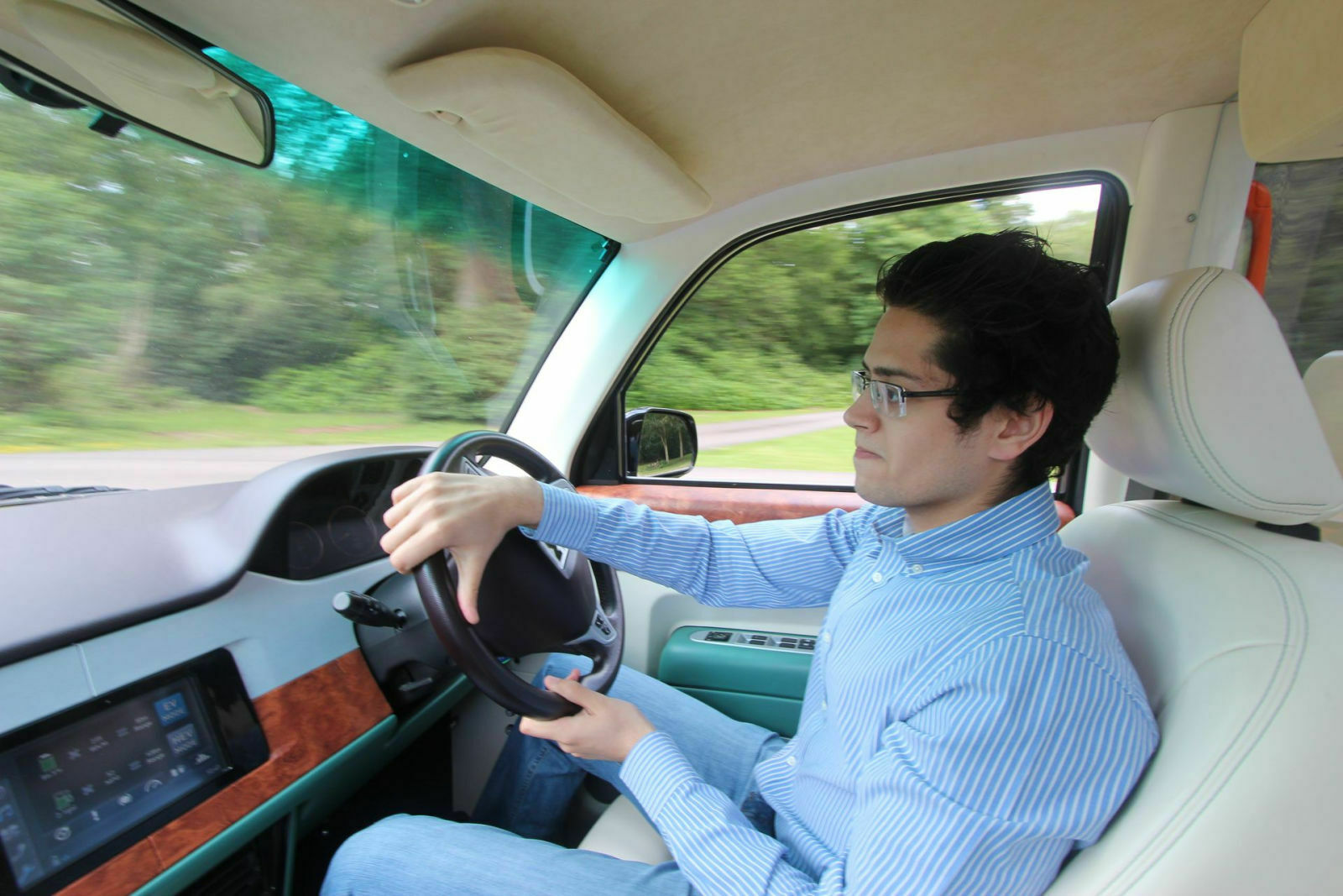 Sheban Siddiqi am Steuer des New Metrocab