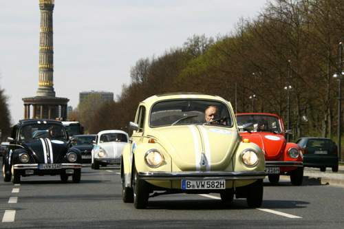 Der VW-Käfer wechselte 1967 erstmals von 6  auf die heutige Bordspannung von 12 Volt