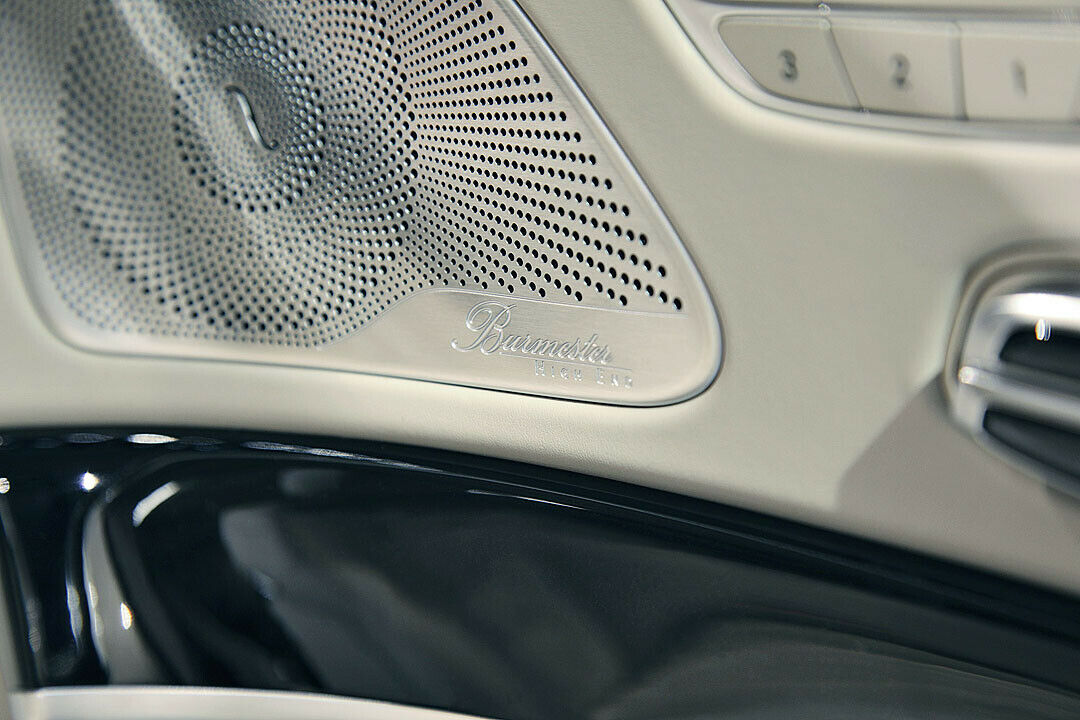 Burmester konnte schon während der Entwicklungszeit des Autos mitwirken und so die optimalen Einbau-Orte der Audiokompononten festlegen