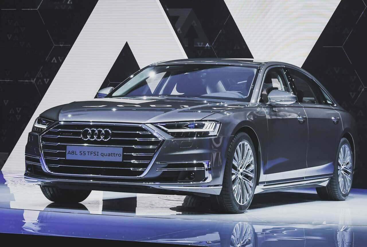Die stärkste Motorisierung für den A8 wird ein W12 mit 585 PS sein