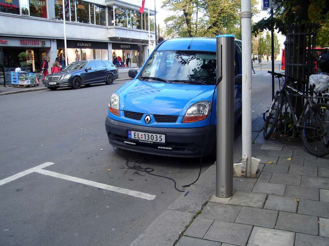 Ladesäule in Norwegens Hauptstadt Oslo: Die Bundesregierung will 15.000 zusätzliche Ladepunkte fördern