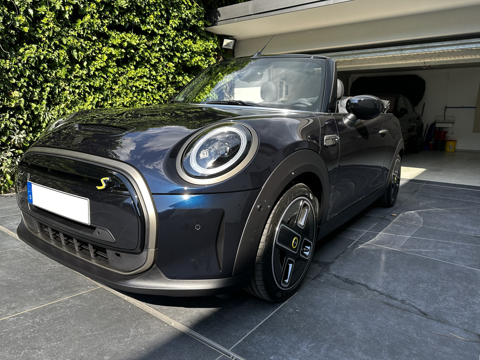 Die englische Offenbarung oder elektrisch oben ohne