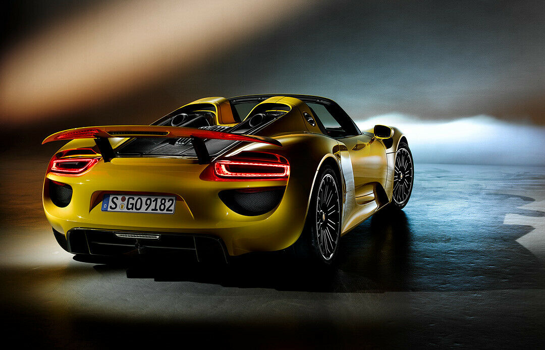 Das Doppelkupplungsgetriebe des Porsche 918 stammt vom 911 Turbo. Für den besseren Schwerpunkt steht es auf dem Kopf