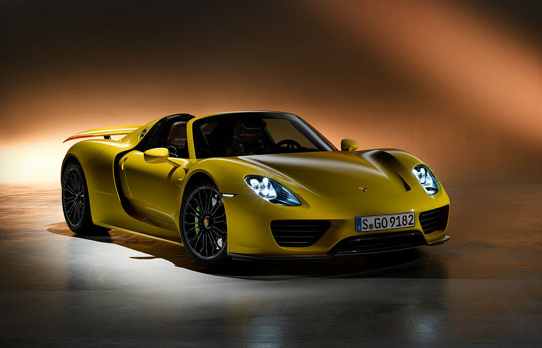 Die Farbe "Racinggelb" gibt es ohne Aufpreis. "Liquid Metal Chromblau" kostet 47.600 Euro Aufpreis