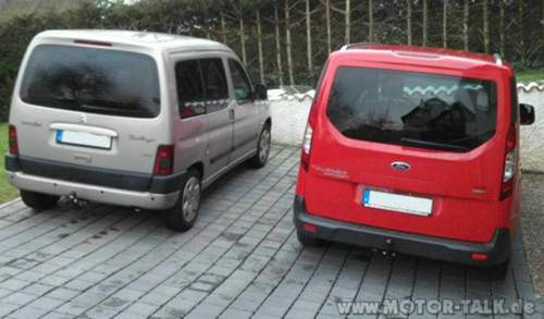 Citroen Berlingo 2.0 HDi EZ 2004 links, Ford Tourneo Connect 1.0 Ecoboost Trend EZ 2015 rechts
